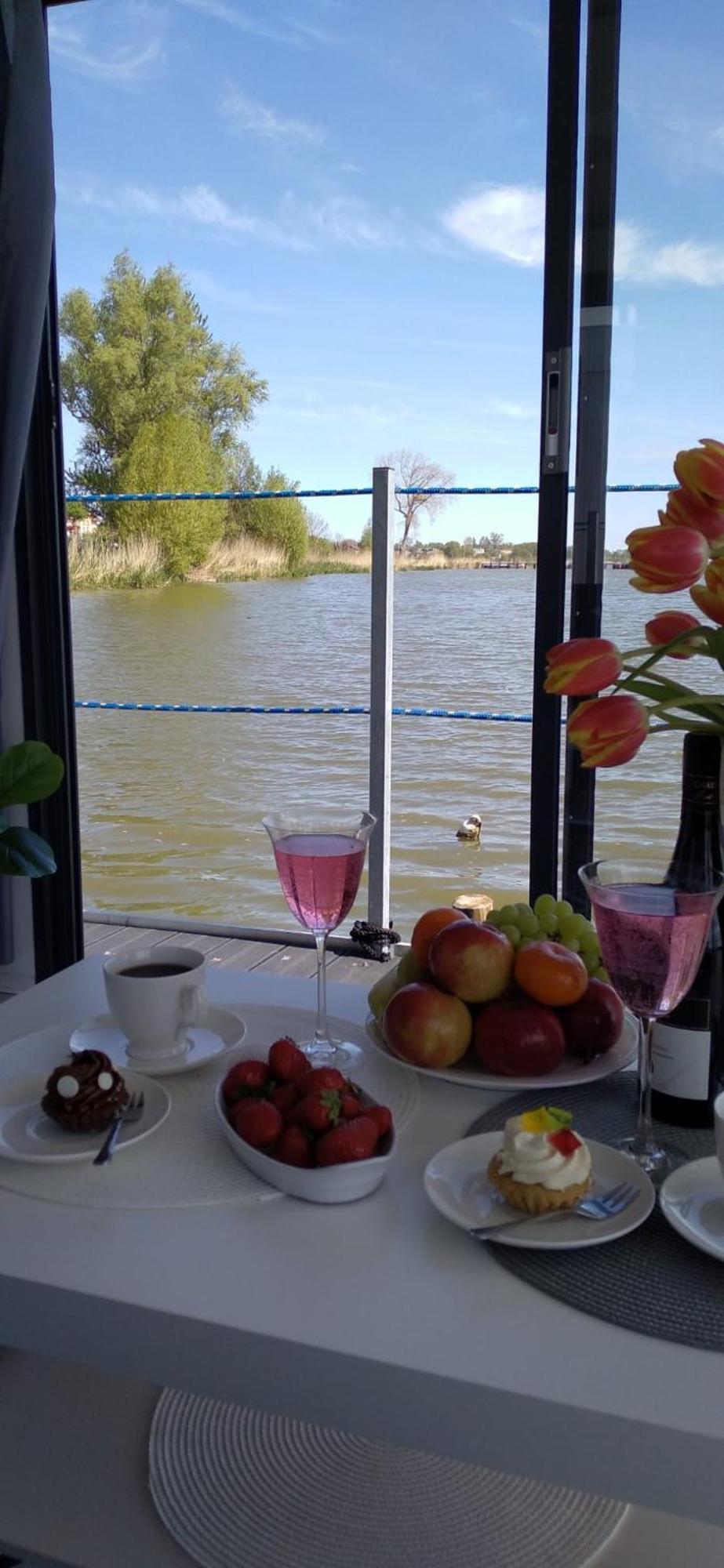 Houseboat Arka 1 - Domki Na Wodzie, Rower Wodny, Wifi, Parking Mielno  Exterior photo